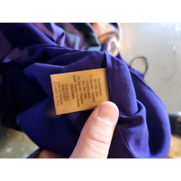 Alice+Olivia silk v neck sleeveless top sz Small - Picture 4 of 6